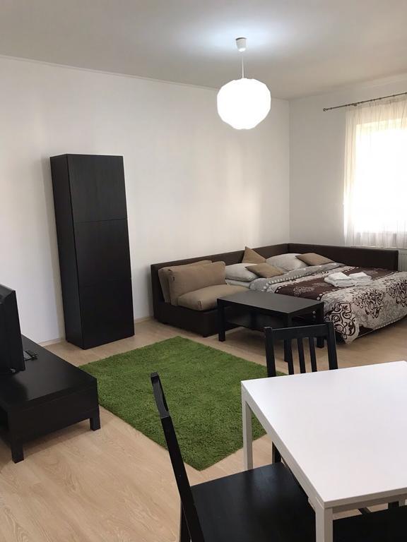 Gil Apartments, Квартира Студия В Самом Центре Пл Петефи Užhorod Esterno foto