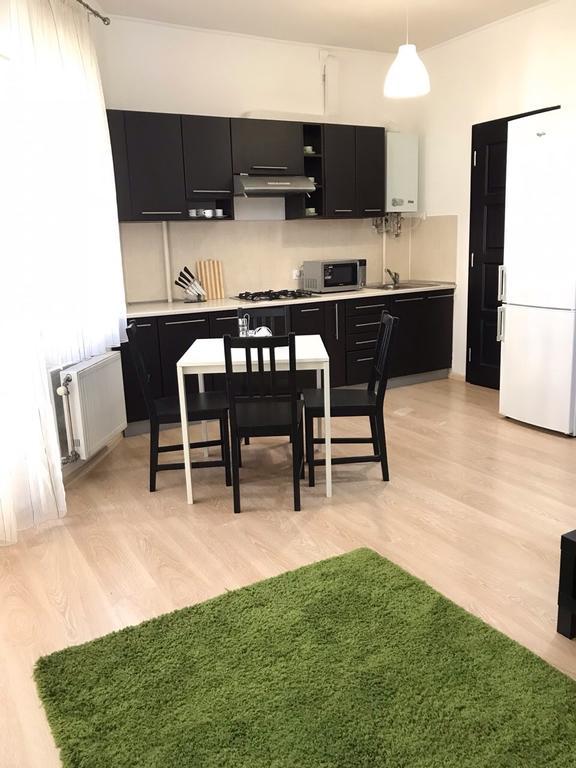 Gil Apartments, Квартира Студия В Самом Центре Пл Петефи Užhorod Esterno foto